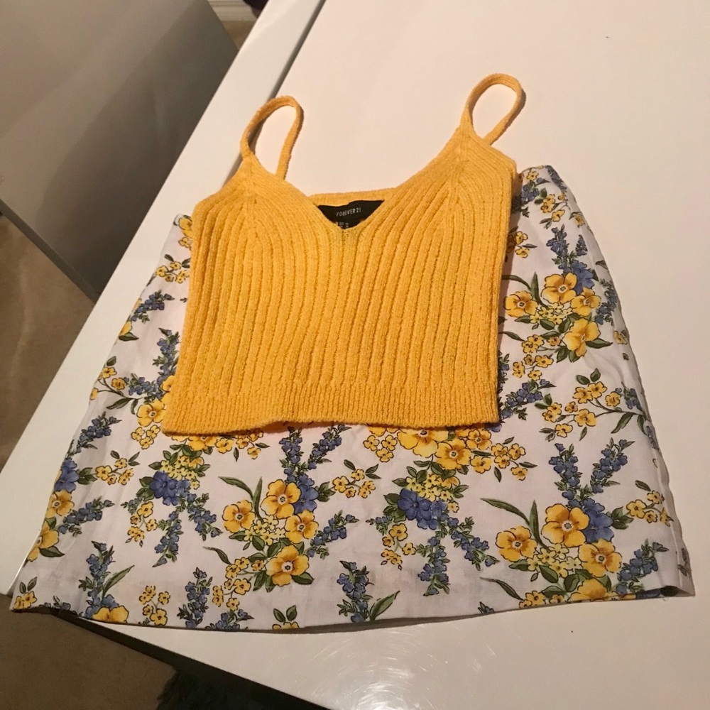 💕Women’s Forever21 mini skirt&sweater crop top 💕